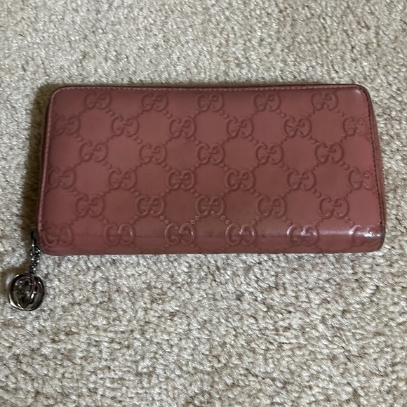 Gucci women’s leather wallet, embossed with Gucci logo - Picture 5 of 15